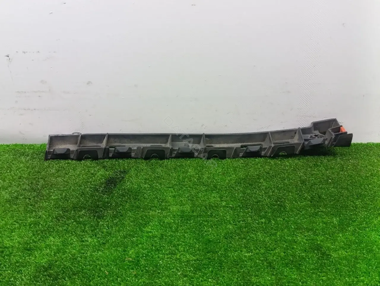 Кронштейн-направляющая бампера 20972993