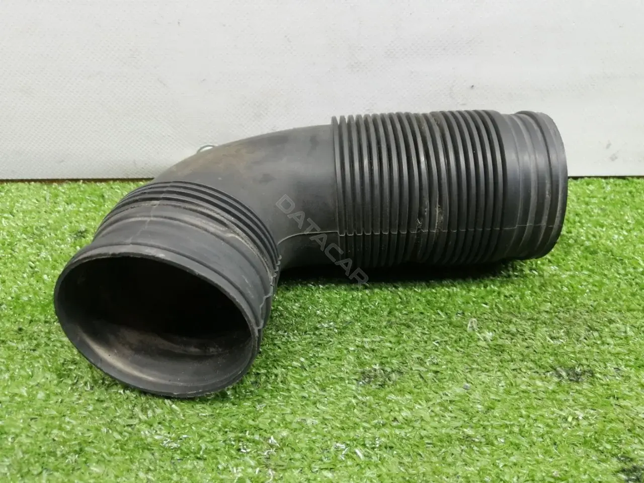 Патрубок воздушный 7M0129627, 97VW9W633DB
