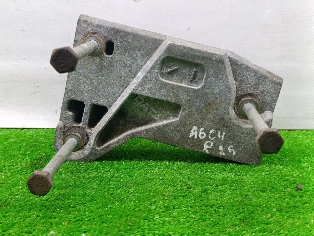 Кронштейн двигателя 4A0199354