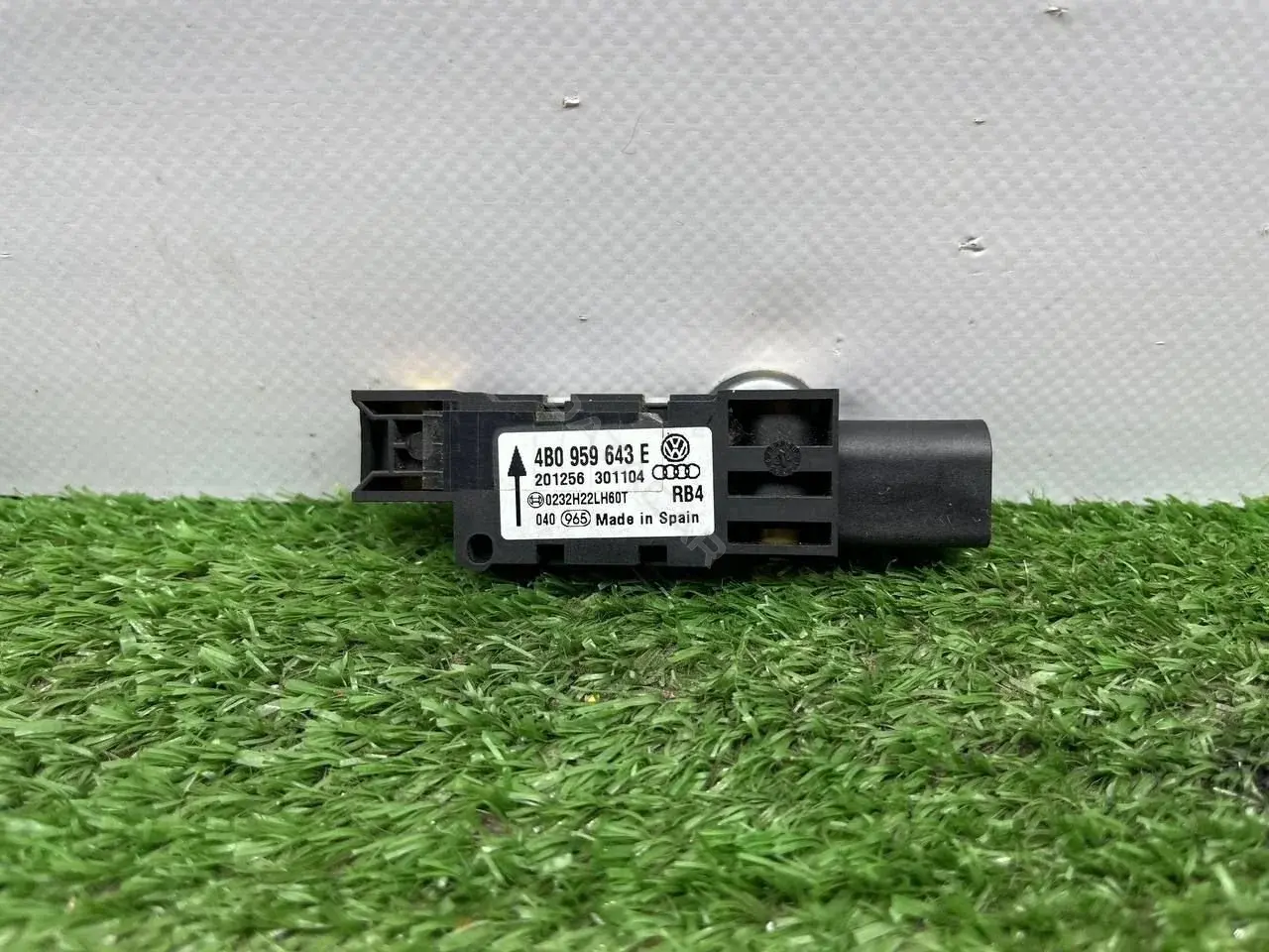 Датчик удара 4B0959643