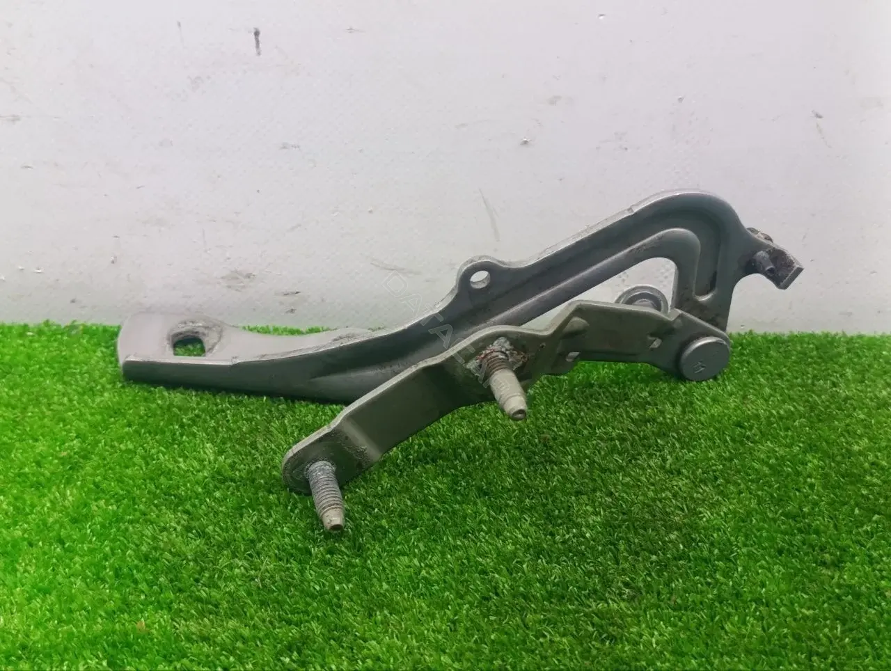Петля капота 6M21U16800AB