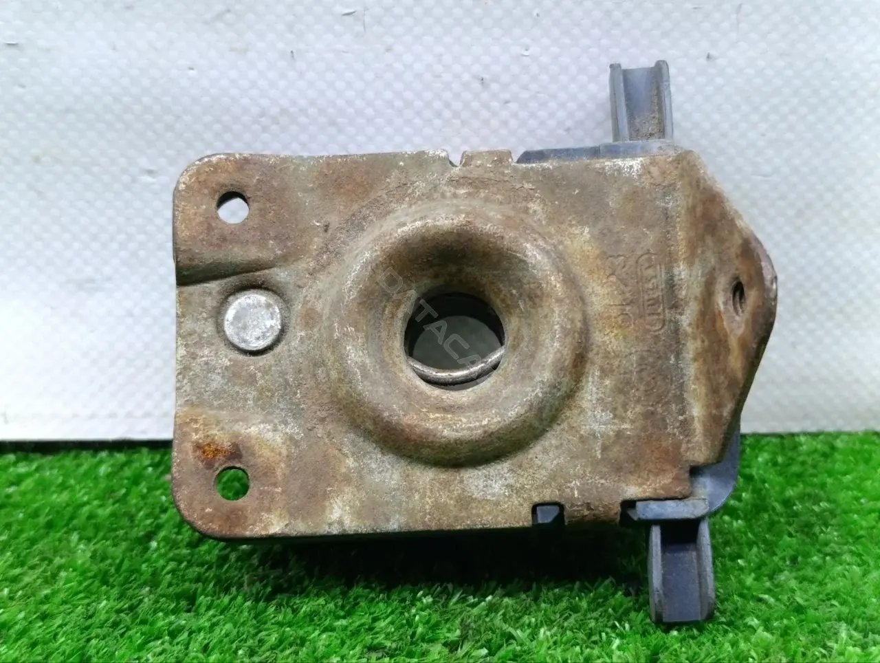 Замок капота 8203859