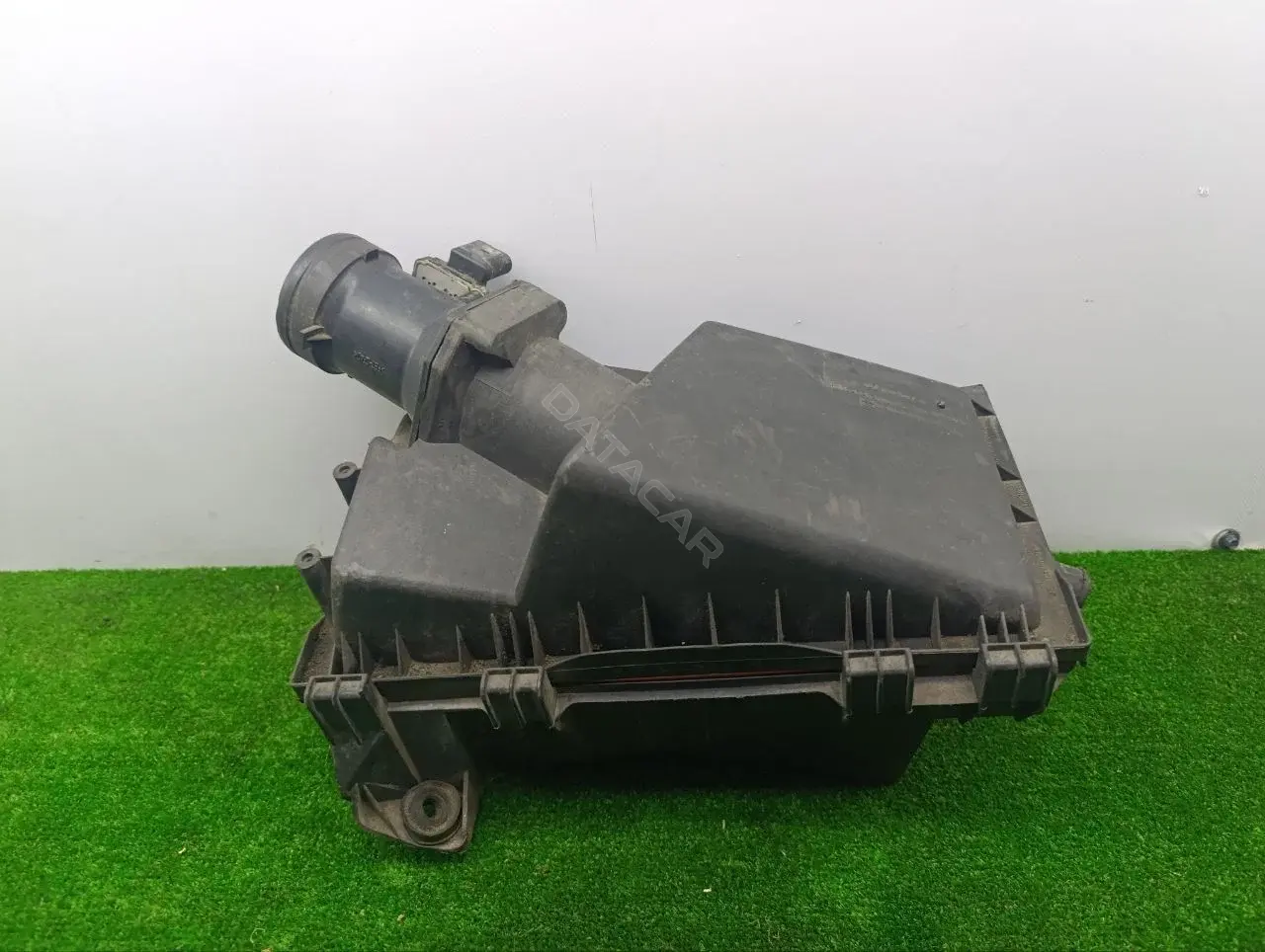 Корпус воздушного фильтра 1J0129607D