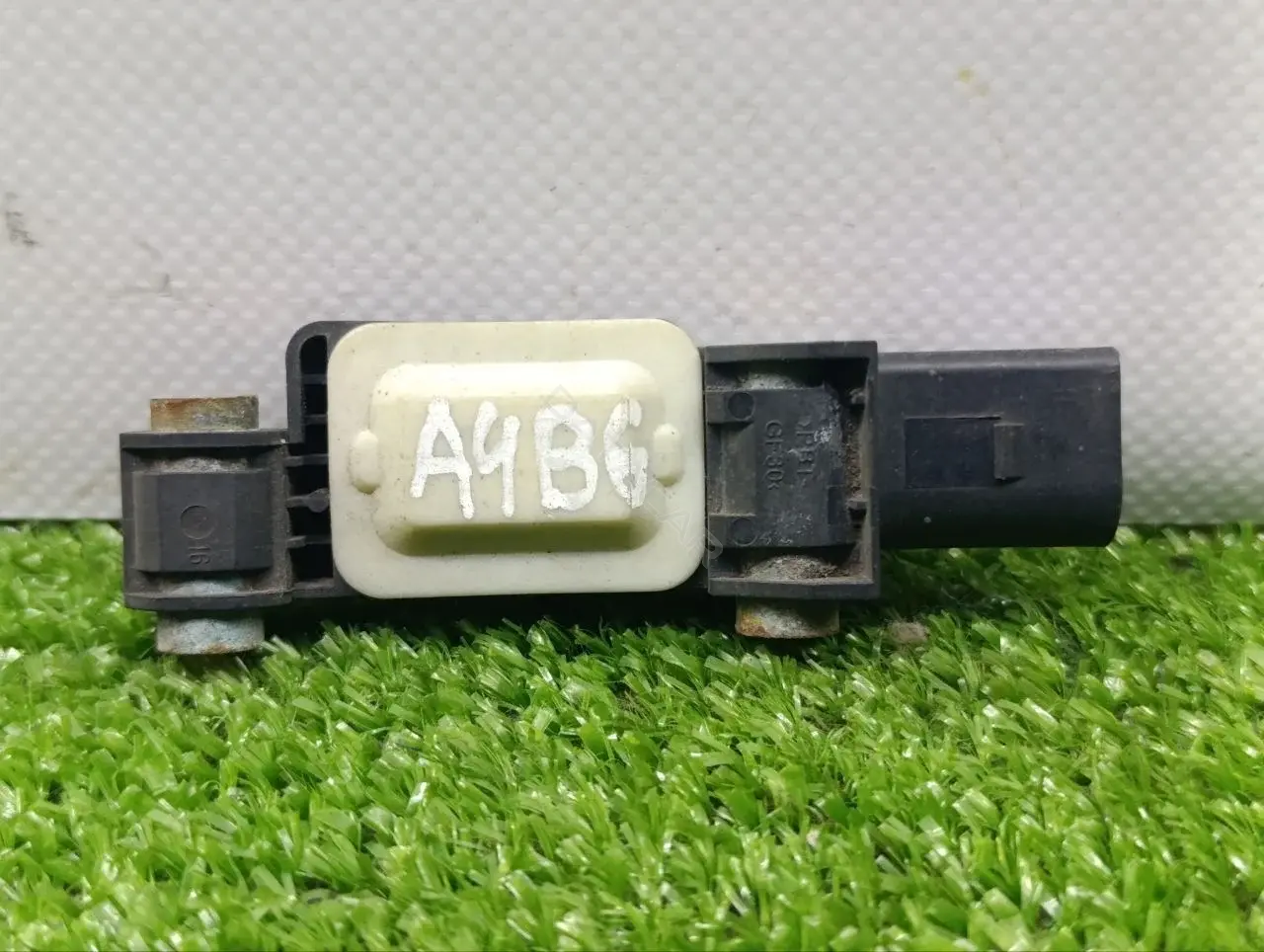 Датчик удара 8E0959651B