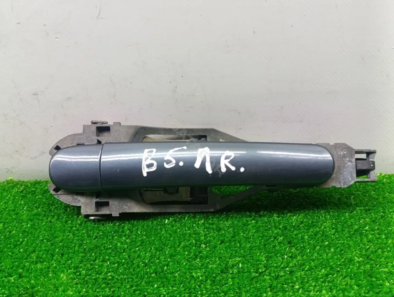 Ручка двери 3B0837885