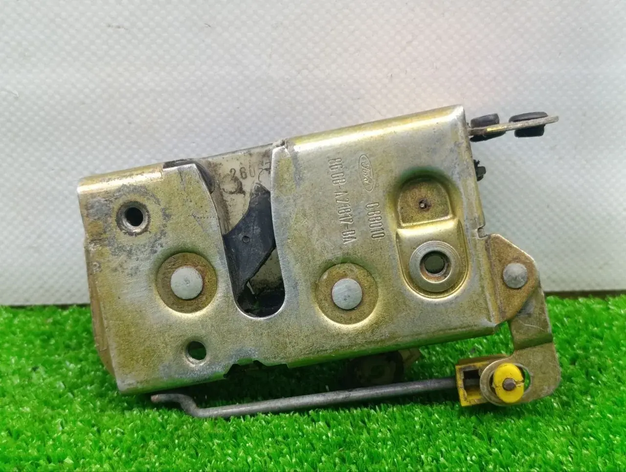 Замок двери 86GBA21812BA