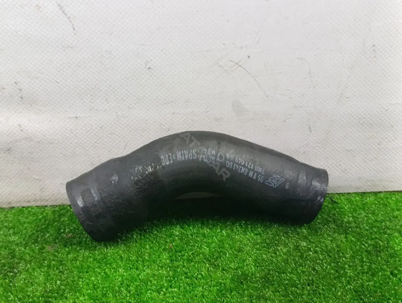Патрубки системы охлаждения 7M0121049AA, 95VW8N241BD