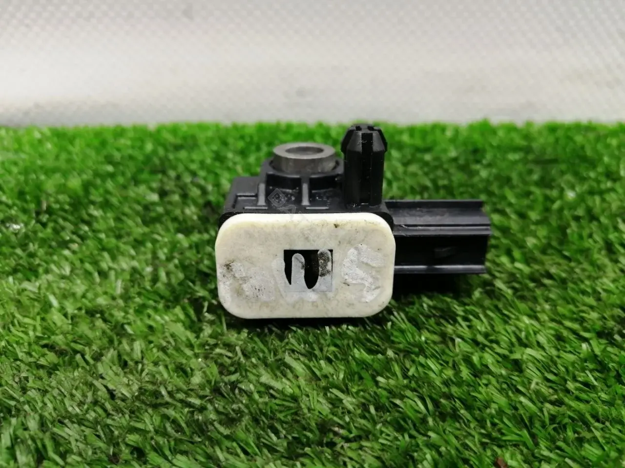 Датчик удара AM5T14B342AA
