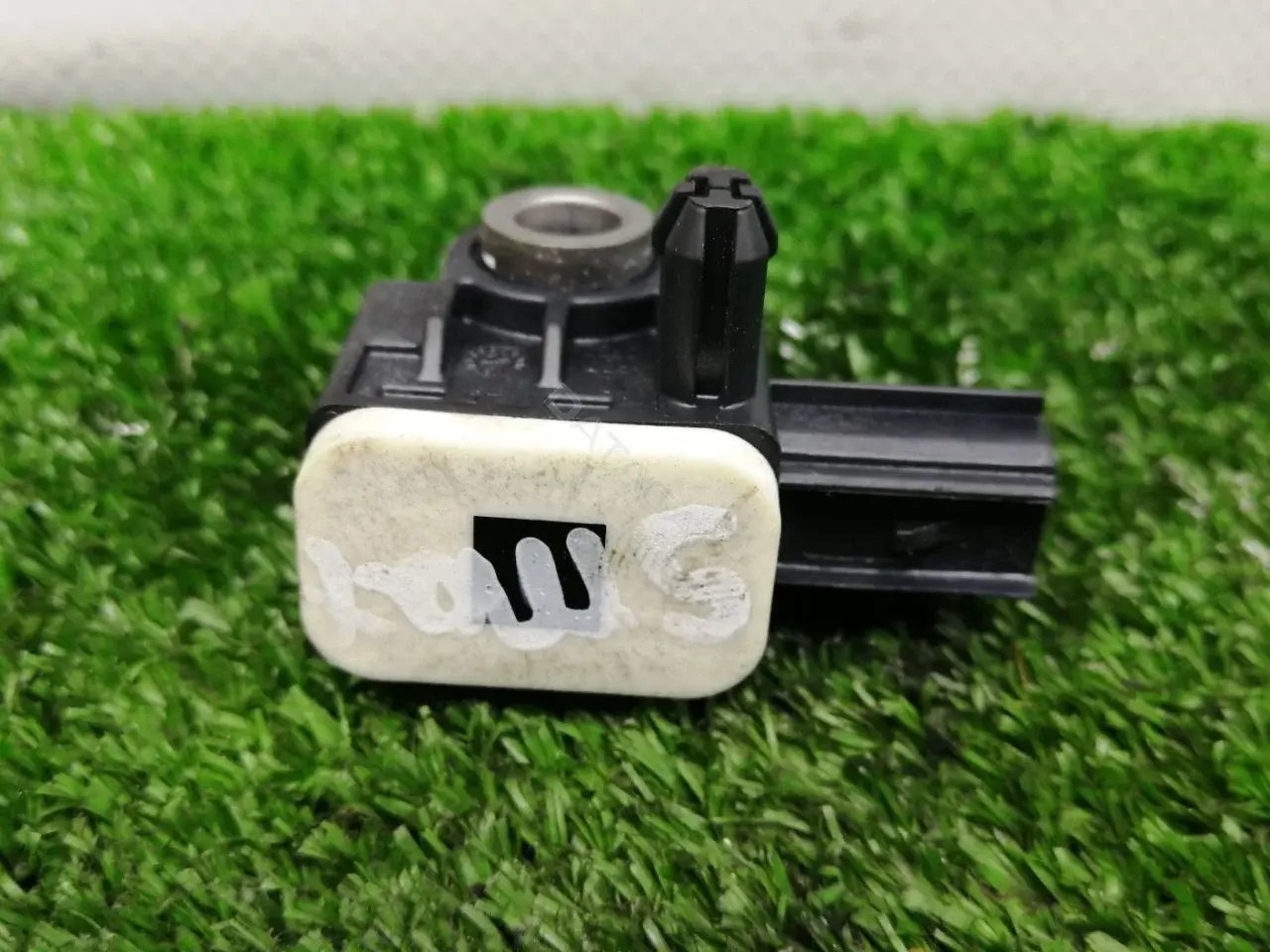 Датчик удара AM5T14B342AA