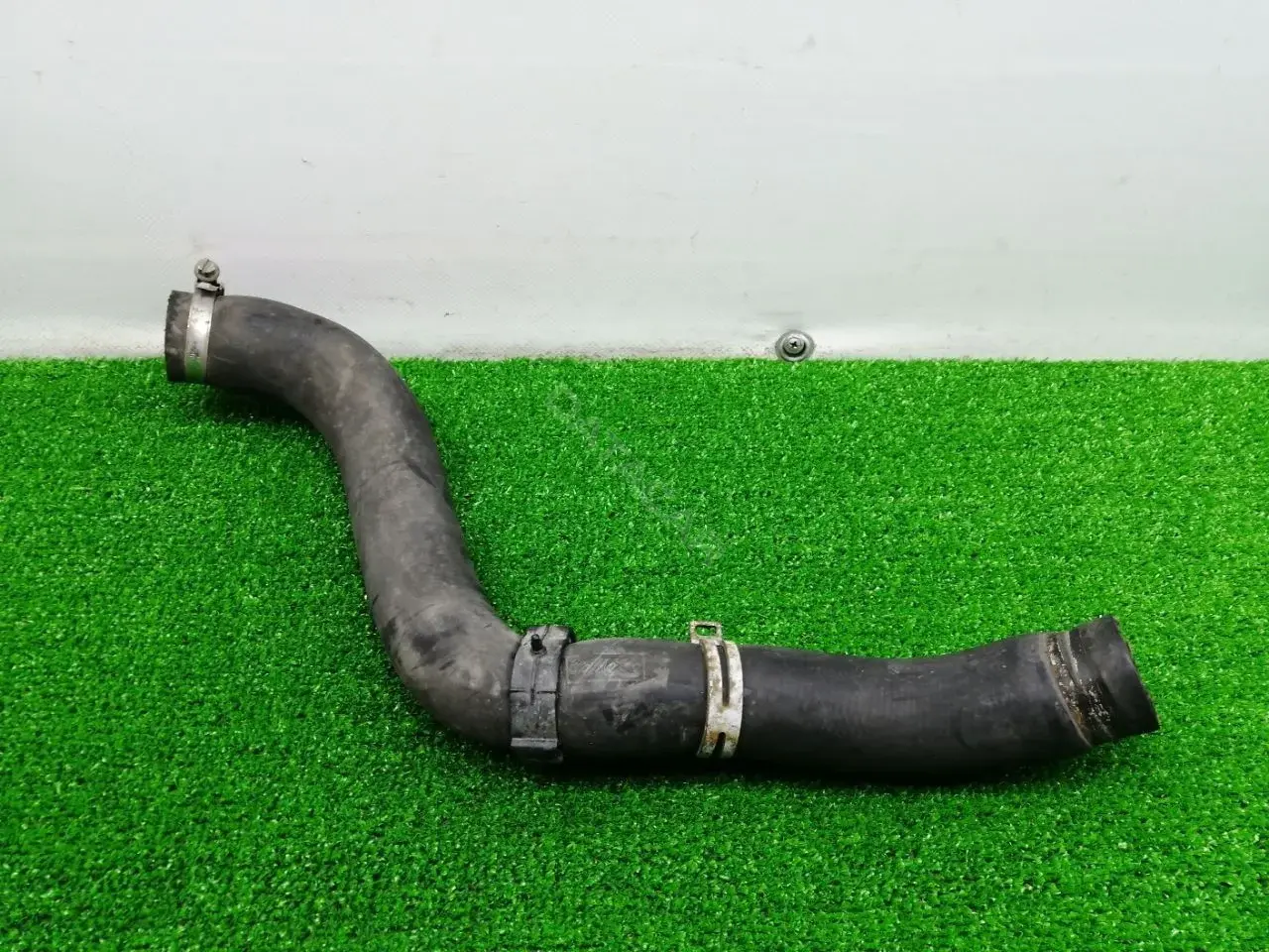 Патрубки системы охлаждения 3M5H8260EJ