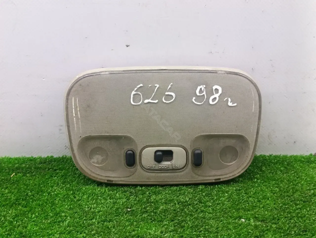 Плафон освещения салона B25F51310