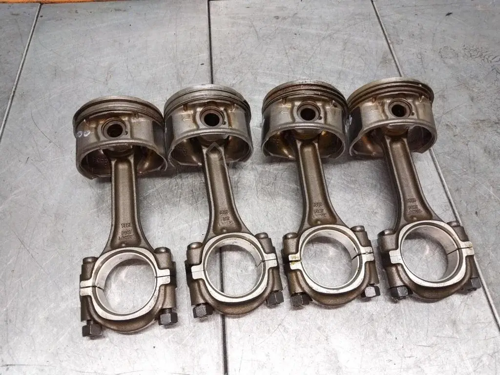 Поршень двигателя 55185190, B737
