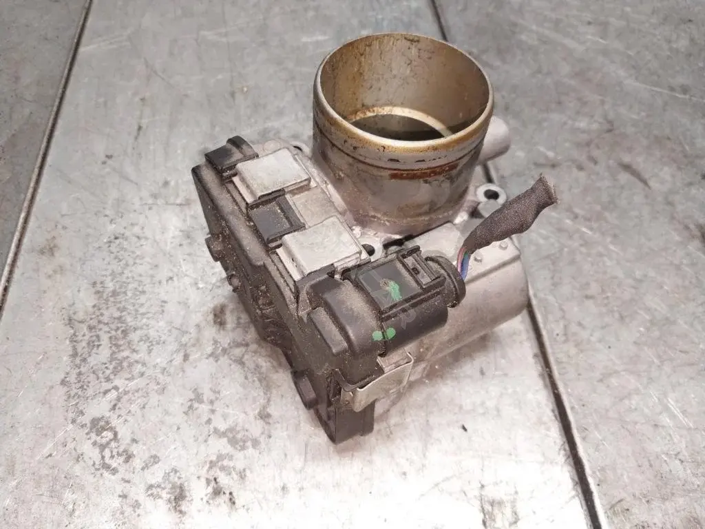 Дроссельная заслонка 03F133062B