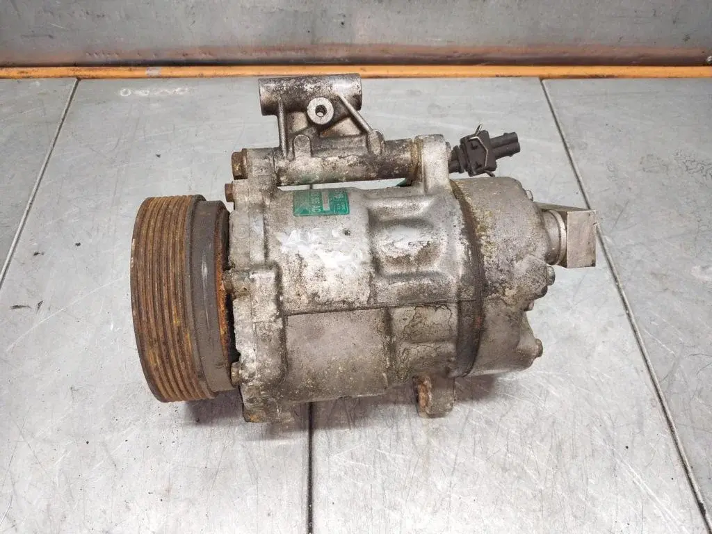 Компрессор кондиционера 7DB820805AC, SD7V16