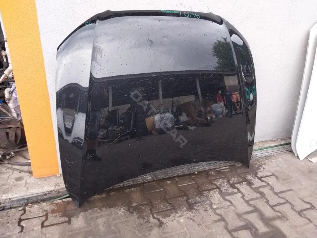Капот 8T0823029D