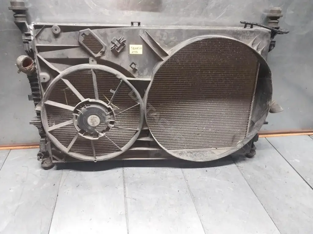 Радиатор охлаждения BK218005CC, GK318146AB