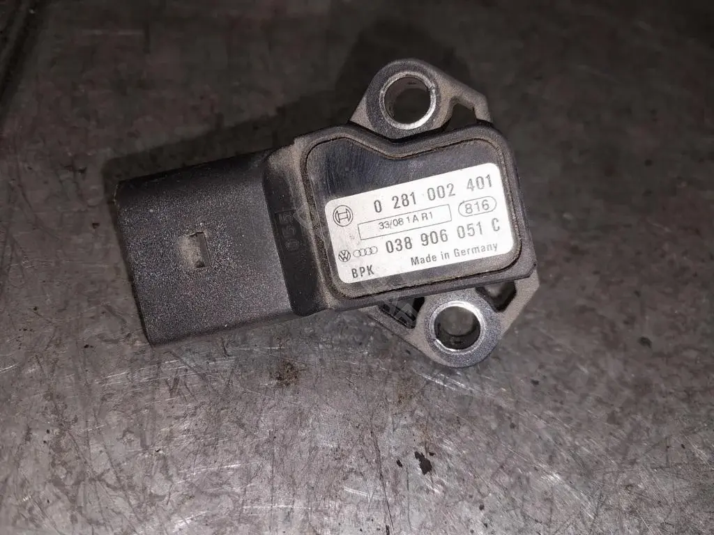 Датчик давления и температуры во впускном коллекторе (MAP) 0281002401, 038906051C