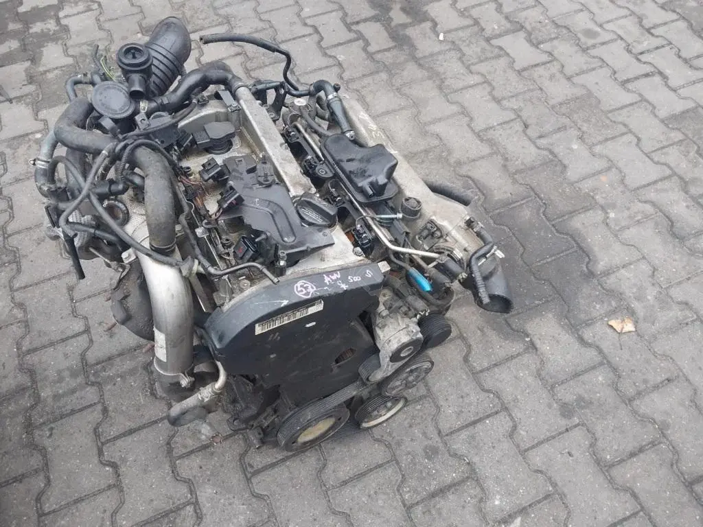 Двигатель в сборе AWU