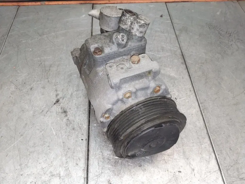 Компрессор кондиционера 7L6820803, 7SEU17C
