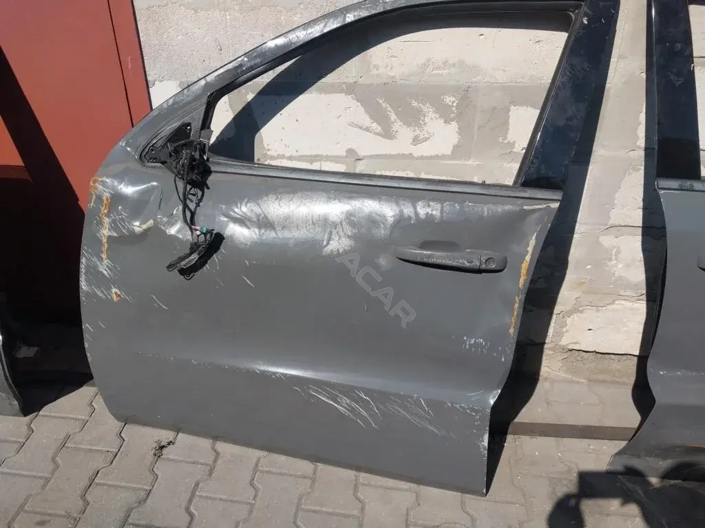 Замок двери 04589921AH