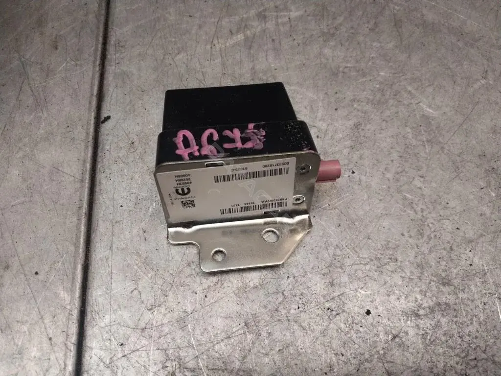 Антенна 68293977AA