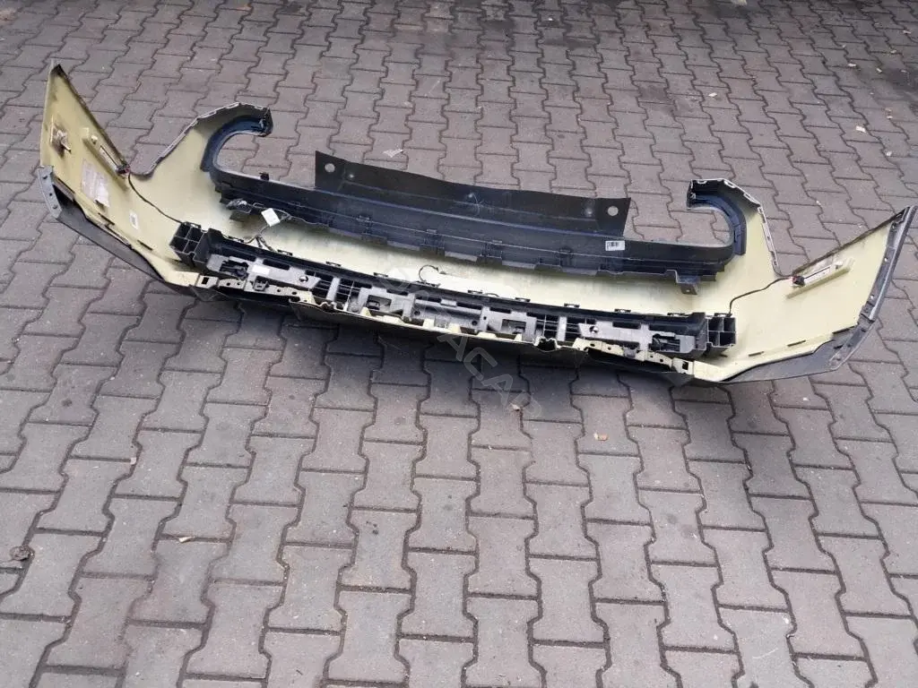 Задний бампер 68532748AA, 68548981AA