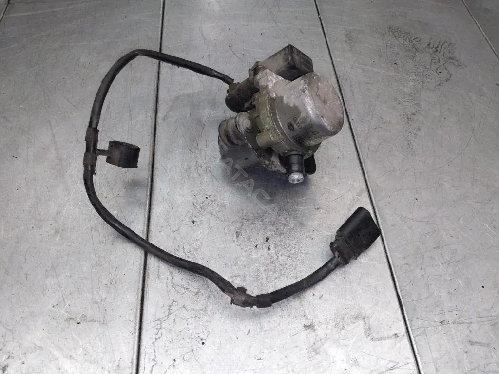 Вакуумный насос 1J0612181B