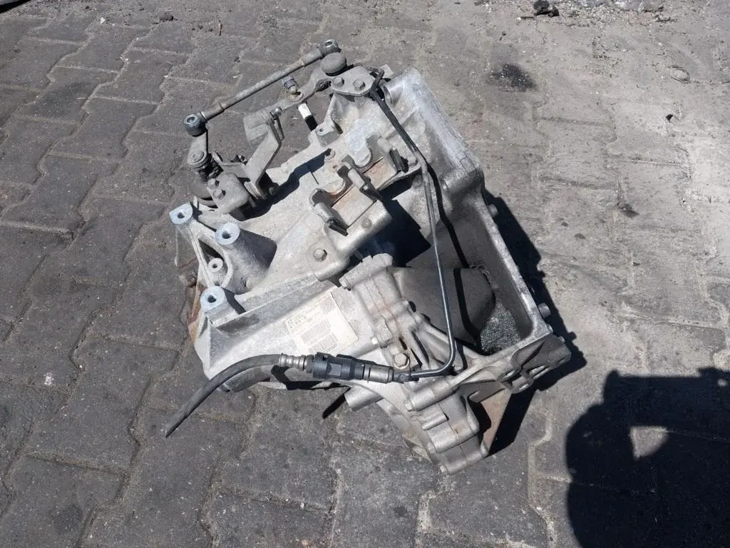 Механическая коробка передач (МКПП) 05273355AF