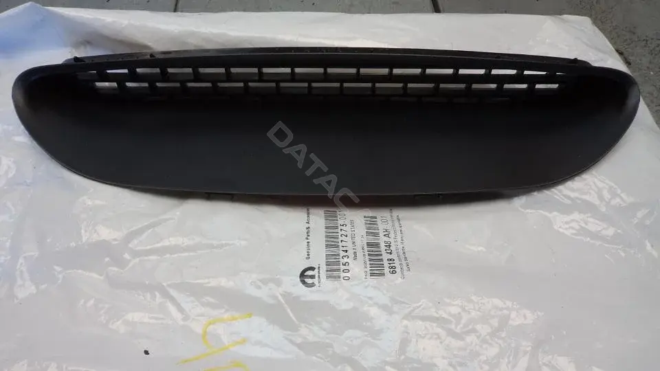 Решетка капота 68184348AH