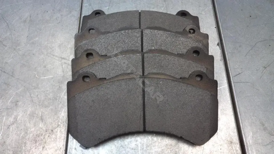 Тормозные колодки 68525329AC