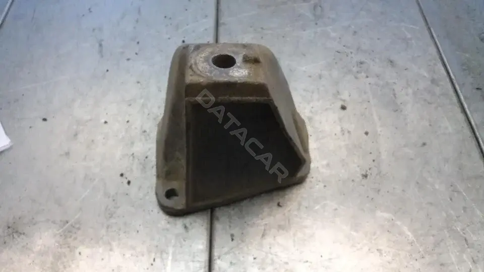 Кронштейн КПП 8D0399113AB