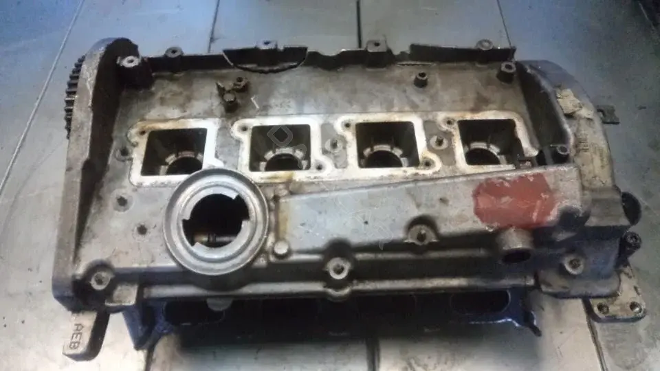 Головка блока цилиндров 058103373A, AEB