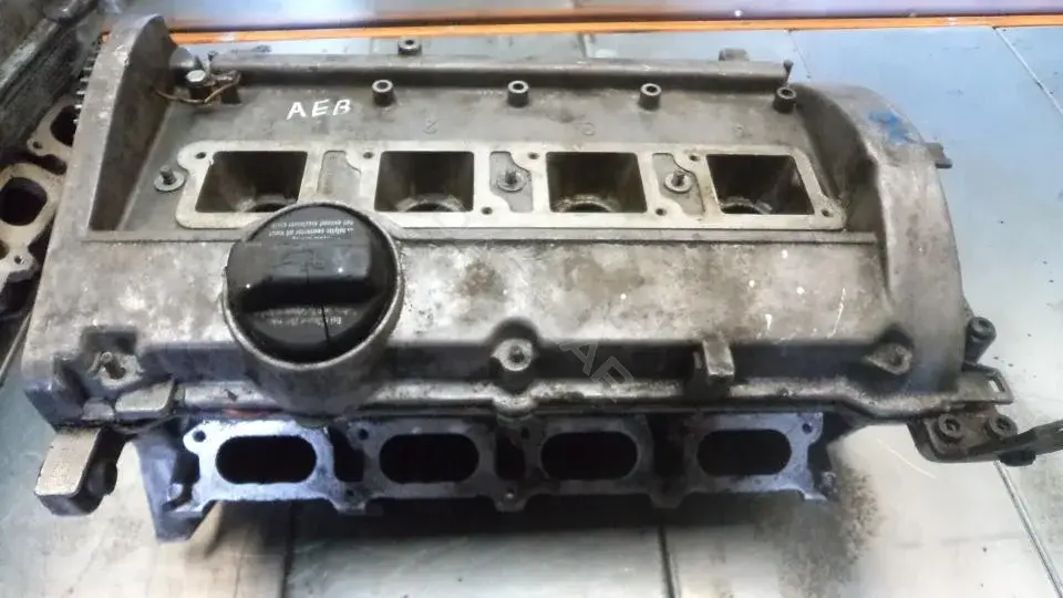 Головка блока цилиндров 058103373A, AEB