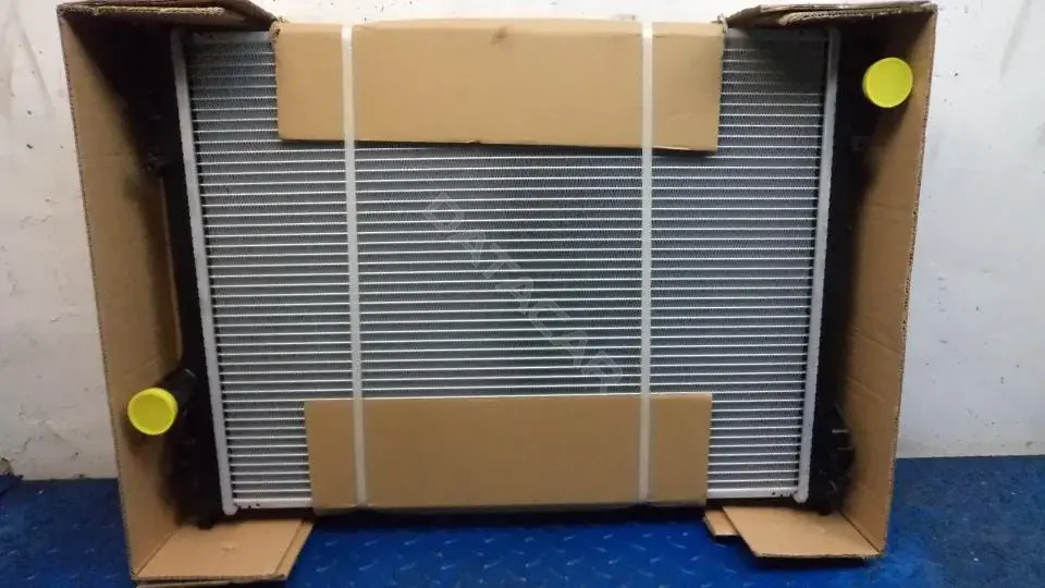 Радиатор охлаждения 68050126AA
