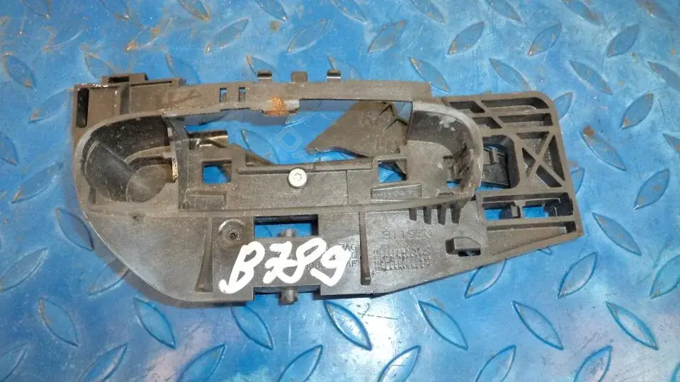 Ручка двери 68066174AG