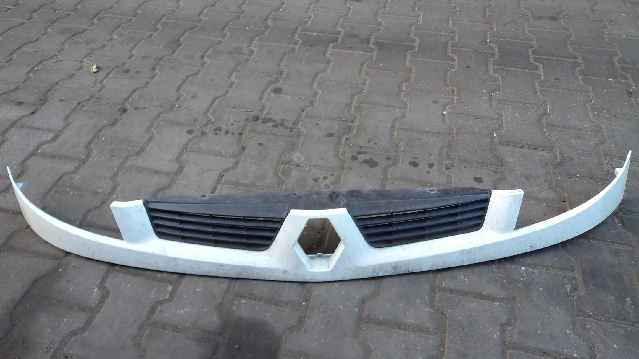 Решетка радиатора 8200150629
