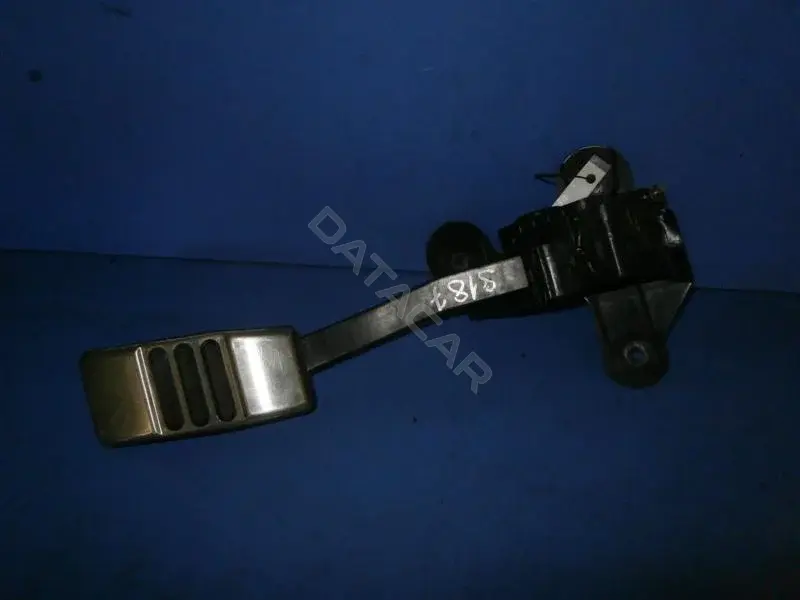 Педаль газа CR33-9F836-AB