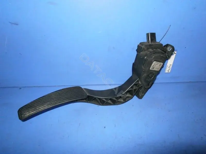 Педаль газа 04861714AF