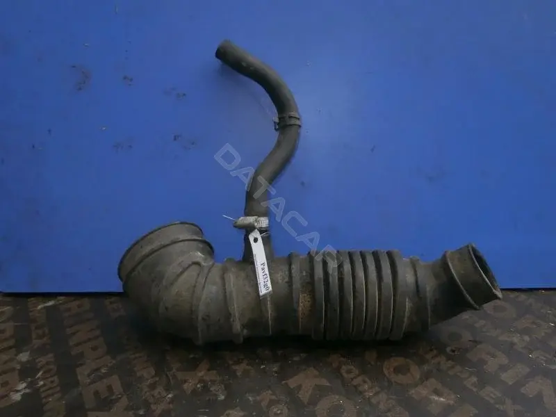 Патрубок воздушный MR224146