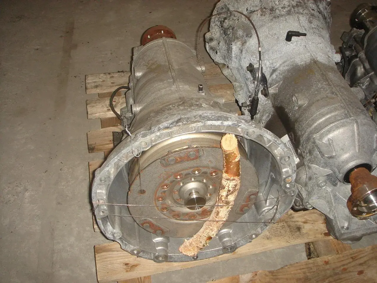 Автоматическая коробка передач (АКПП) 68367522AA