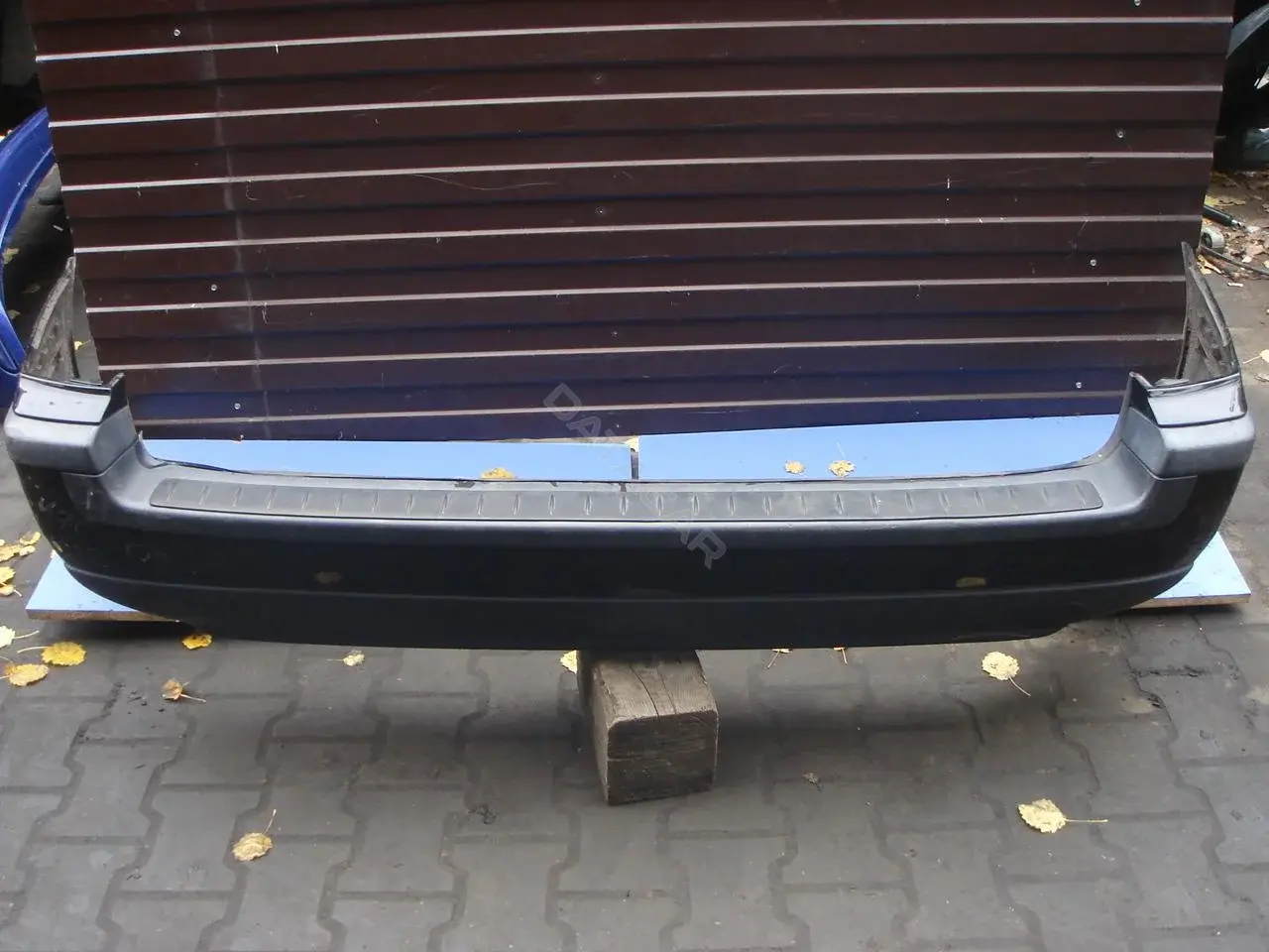 Задний бампер Bz301g0