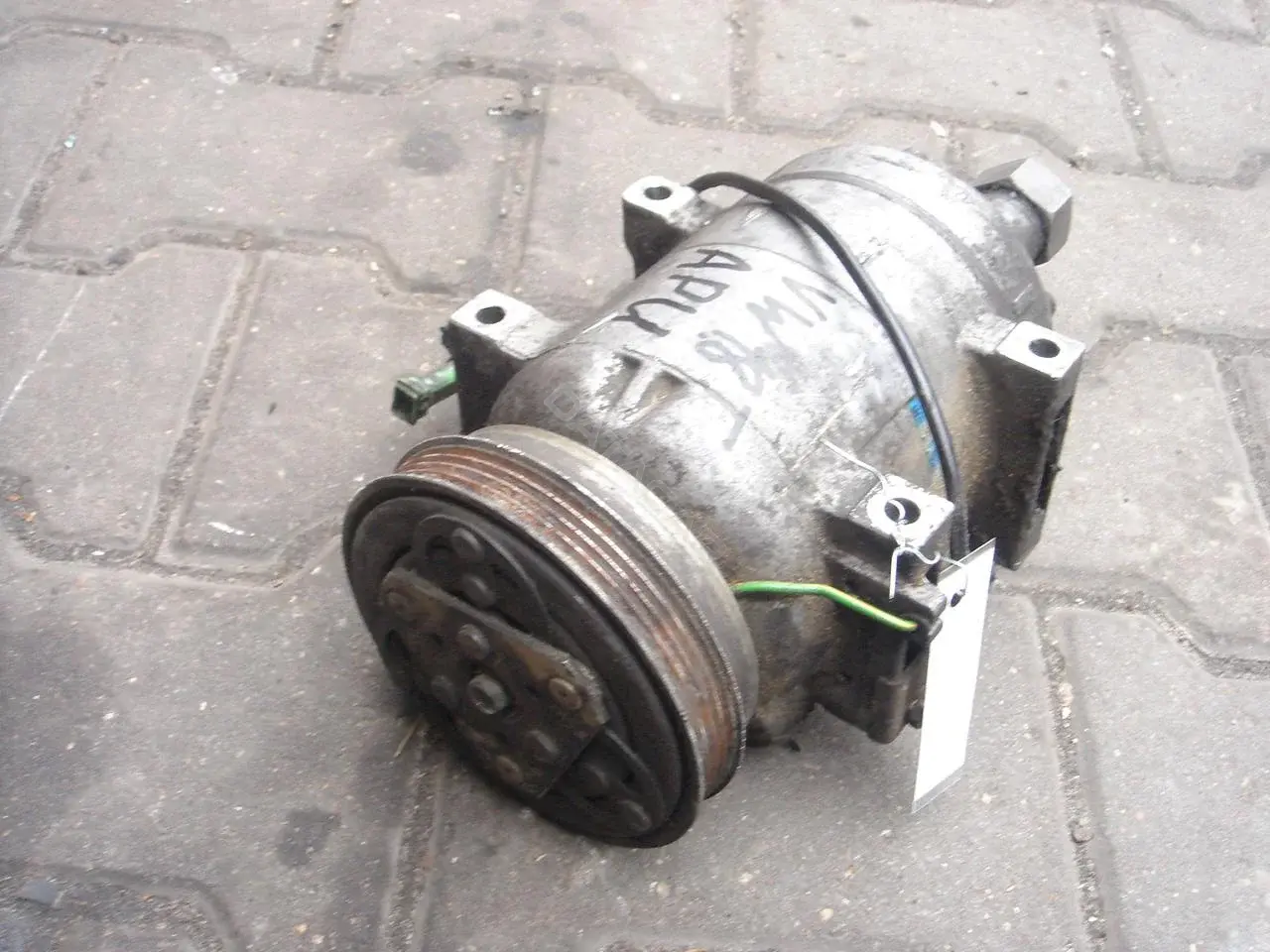 Компрессор кондиционера 8D0260805D