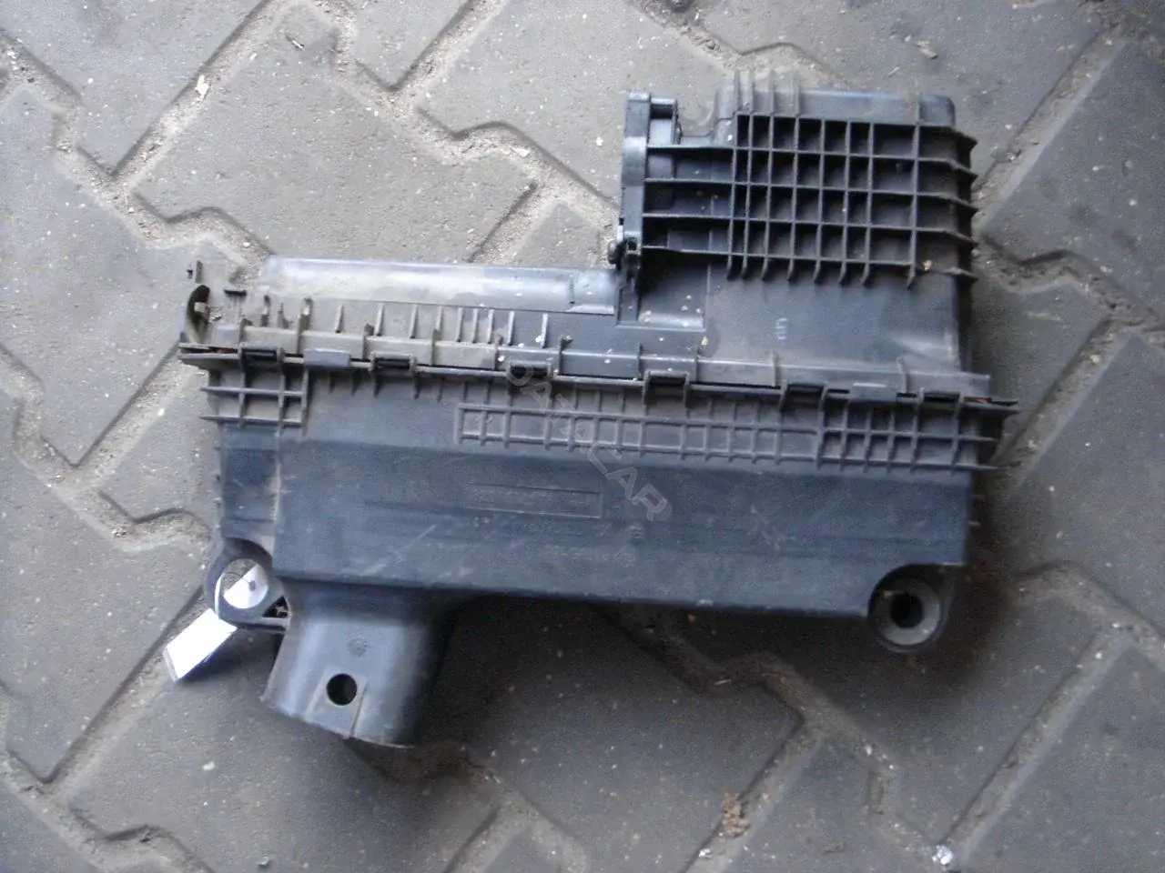 Корпус воздушного фильтра 8200298161