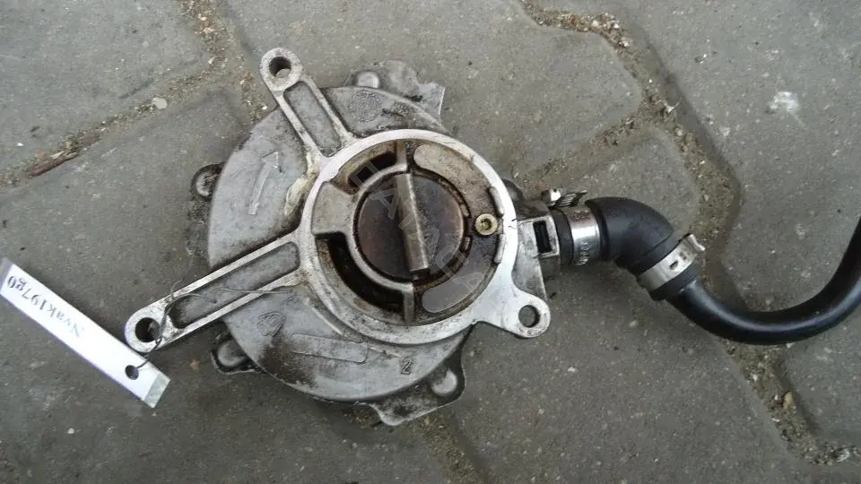 Вакуумный насос 06D145100B