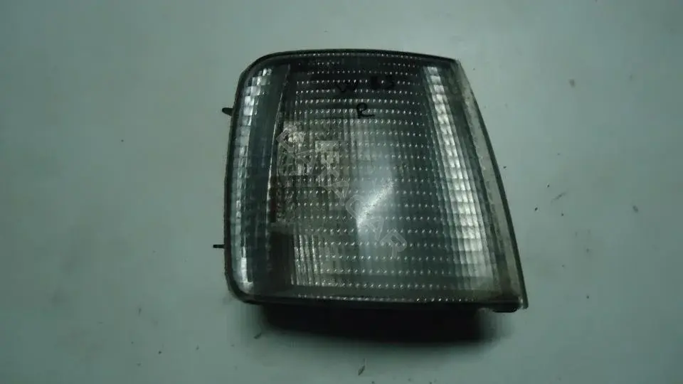 Поворотник 357953050А