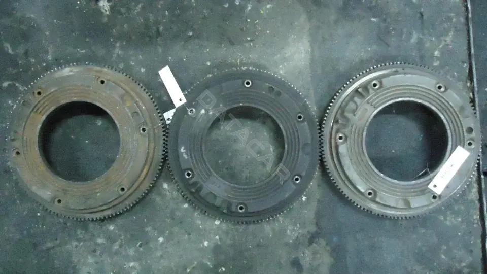 Маховик 067105273B