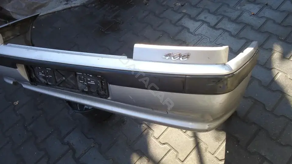Задний бампер Bz268g0