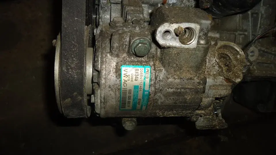 Компрессор кондиционера 8Q0820803H