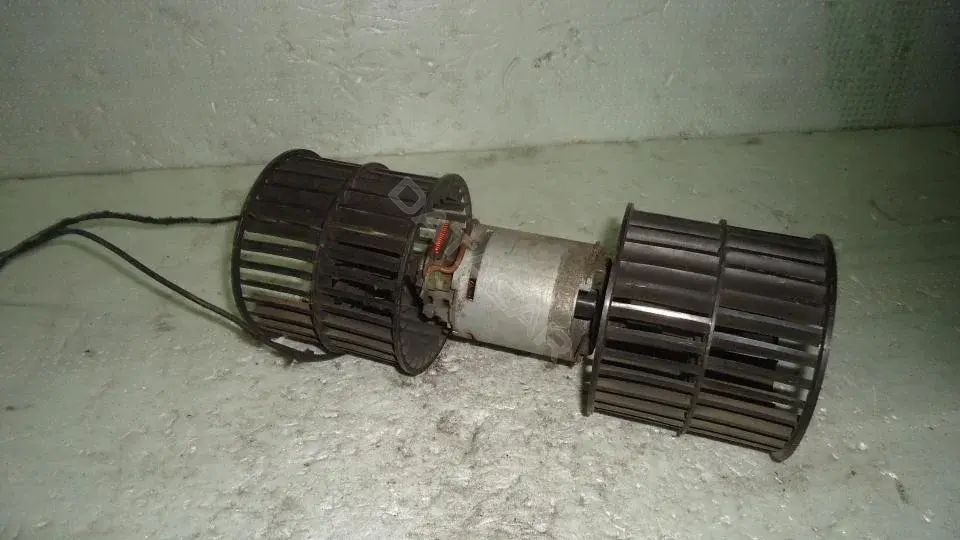 Моторчик печки 1BB4213V