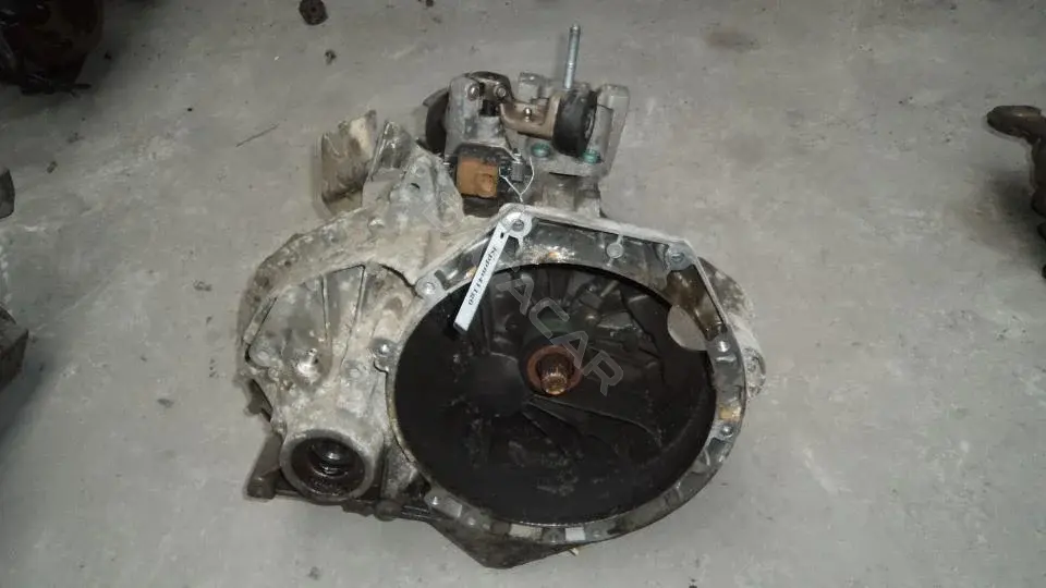 Механическая коробка передач (МКПП) YM2R-7002-CF